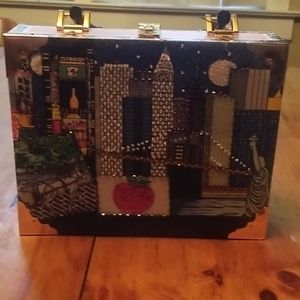New York theme cigar box purse